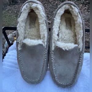 UGG Ansley Women's Moccasin Slipper, Size 7 Light Gray